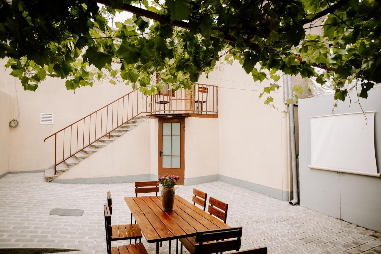 Tbilisi Viking Hostel エクステリア 写真