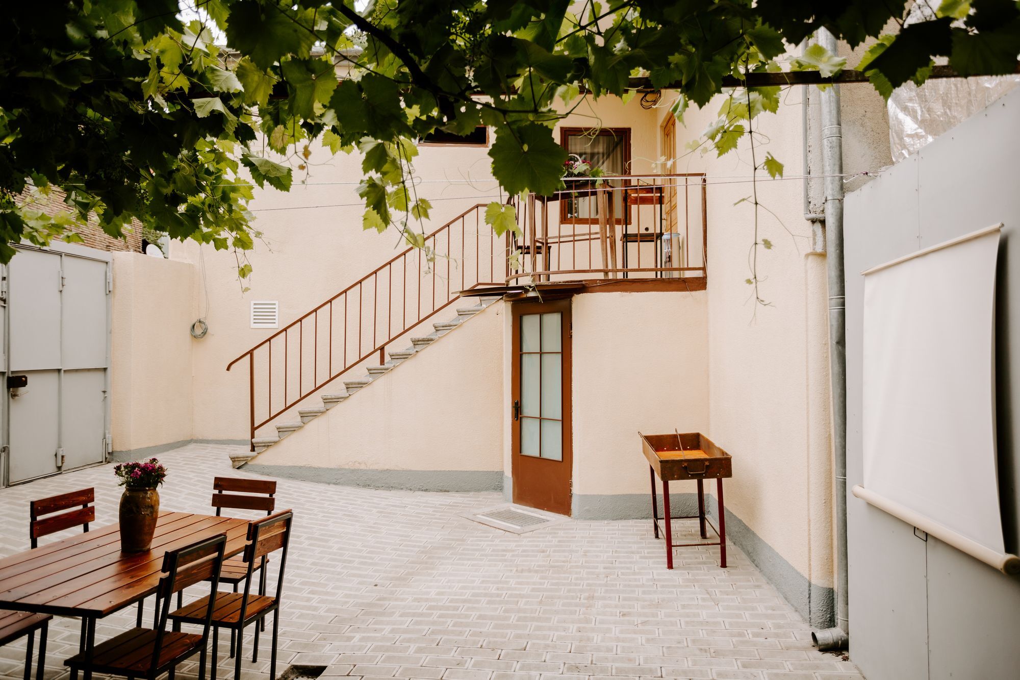 Tbilisi Viking Hostel エクステリア 写真